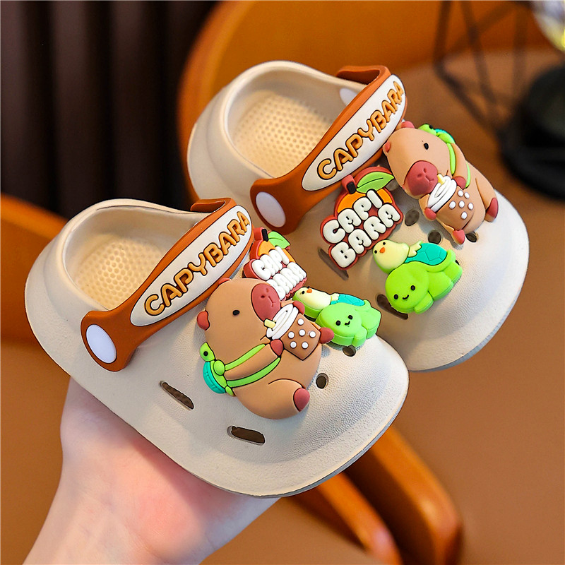 儿童凉拖鞋夏季女童软底防滑小女孩卡通包头居家草莓兔宝宝洞洞鞋
