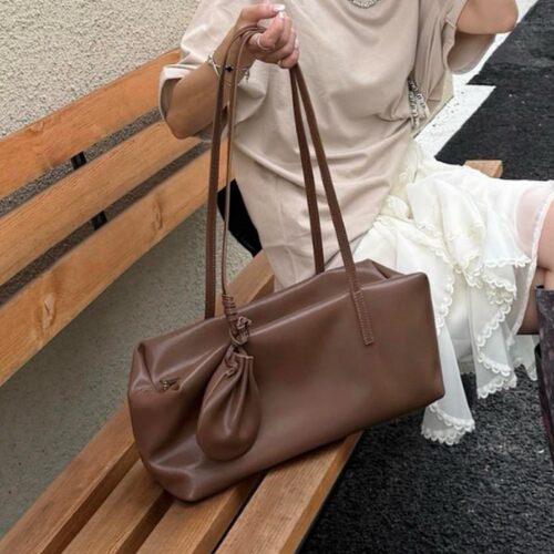 MR热销真皮云朵女士挎包