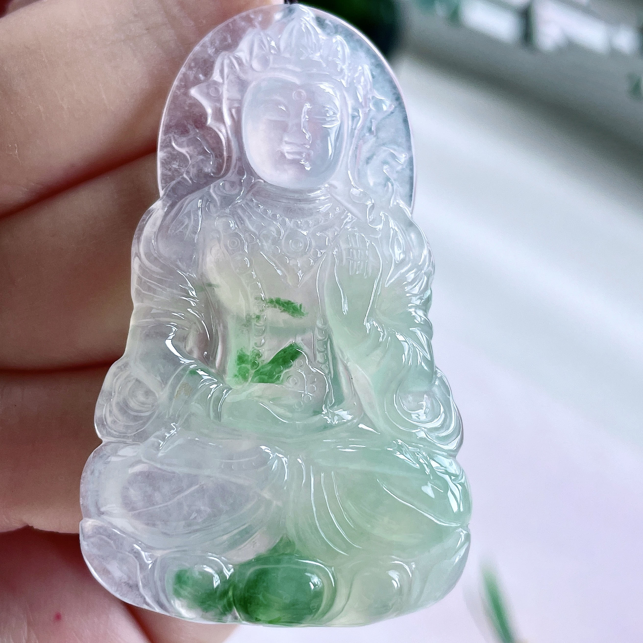 翠秦之皇冰飘绿度母观音牌吊坠 玉石老坑种天然翡翠A货