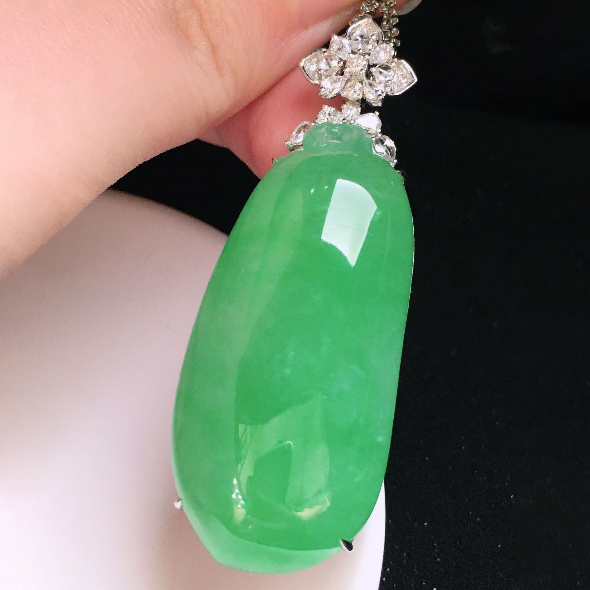 翠秦之皇冰绿福瓜吊坠 18k金镶嵌天然缅甸A货翡翠饱满大气起光