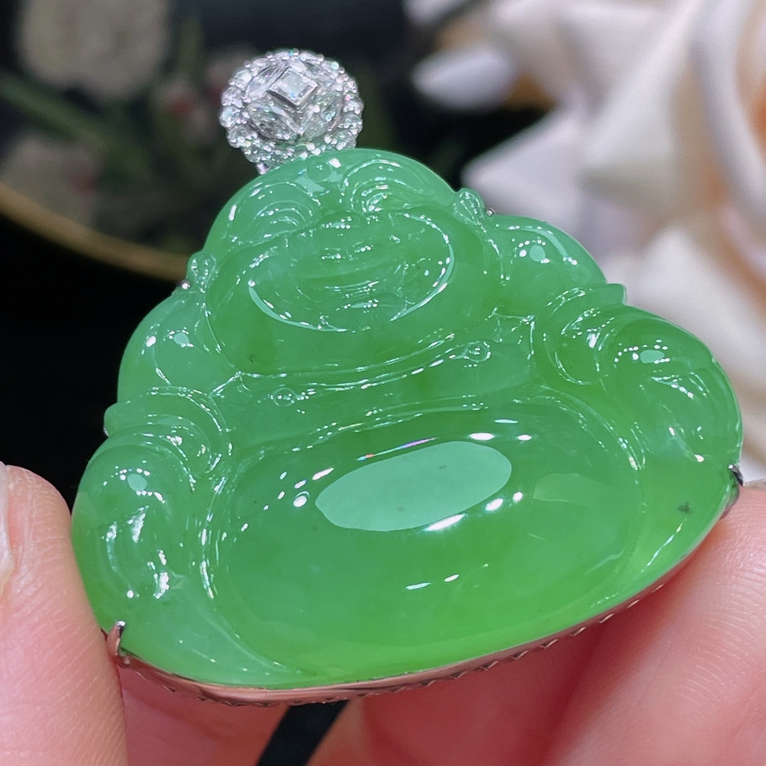 翠秦之皇冰阳绿佛公吊坠 18k金镶嵌天然翡翠A货种色兼备气质优雅