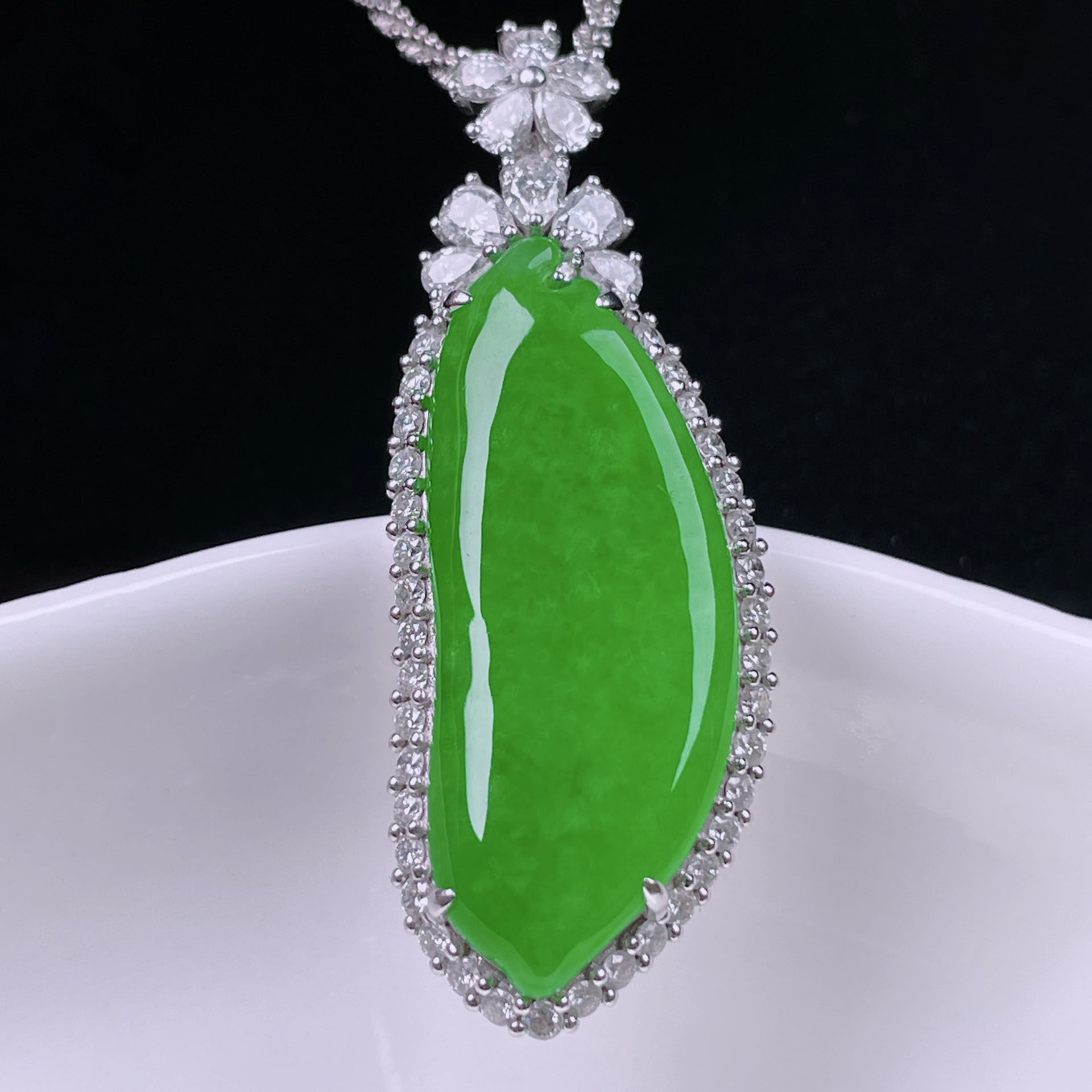 翠秦之皇冰阳绿福瓜吊坠 18k金镶嵌天然缅甸翡翠A货水润细腻种老