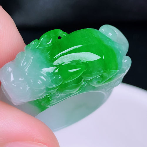 翠秦之皇冰翠绿貔貅戒指 玉石老坑种天然翡翠A货
