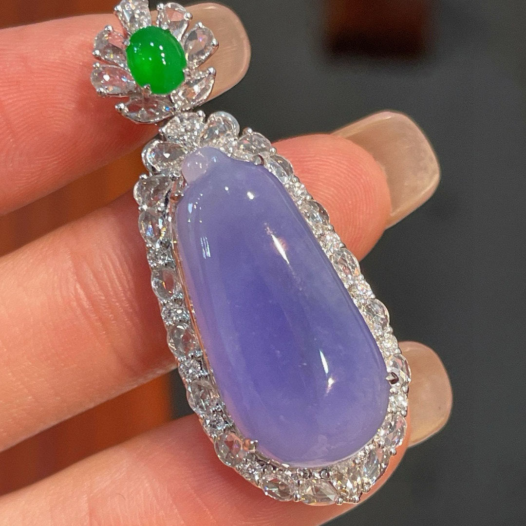 翠秦之皇冰阳绿福瓜吊坠 18k金镶嵌天然翡翠A货种色兼备气质优雅