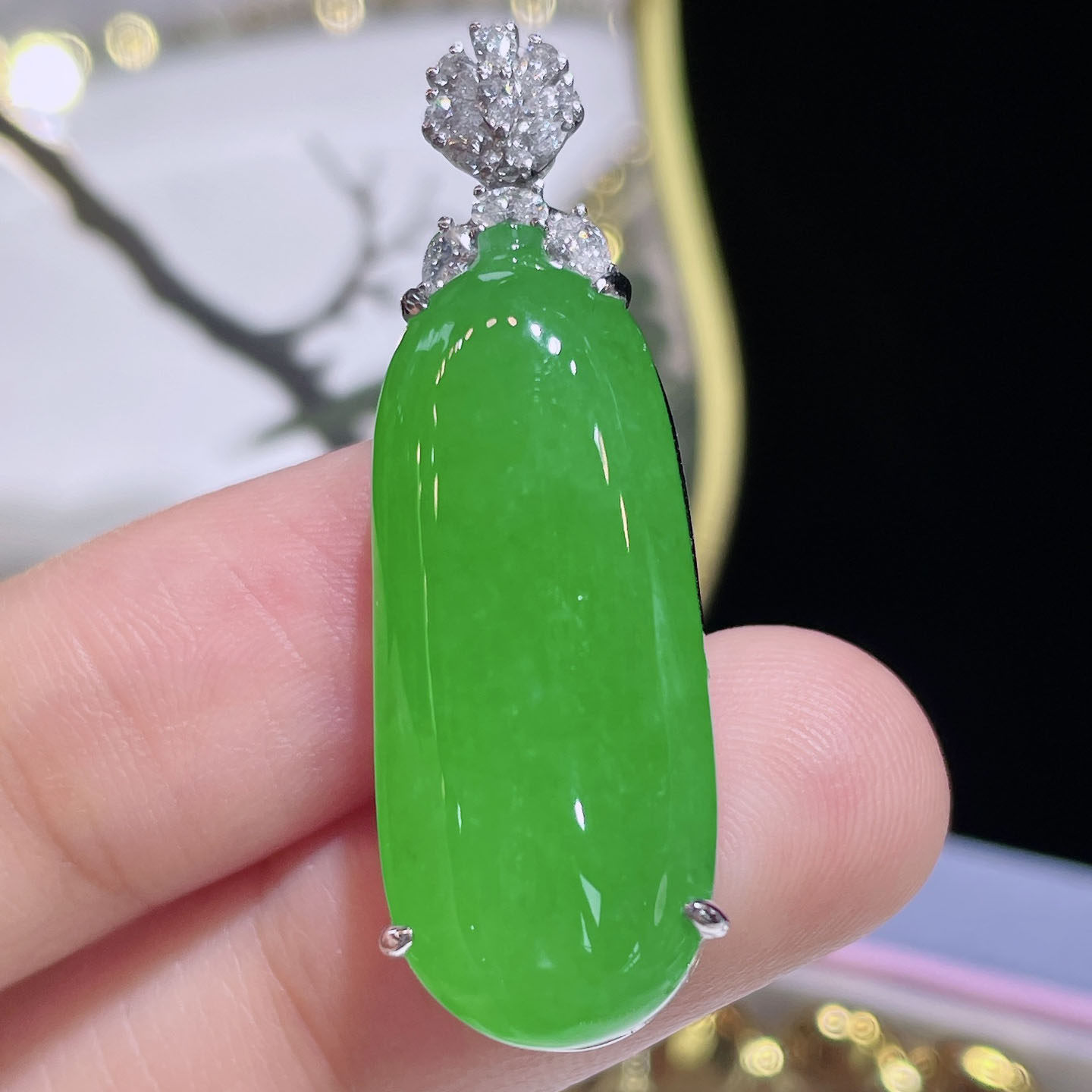 翠秦之皇冰阳绿福瓜吊坠 18k金镶嵌天然缅甸翡翠A货水润细腻种老
