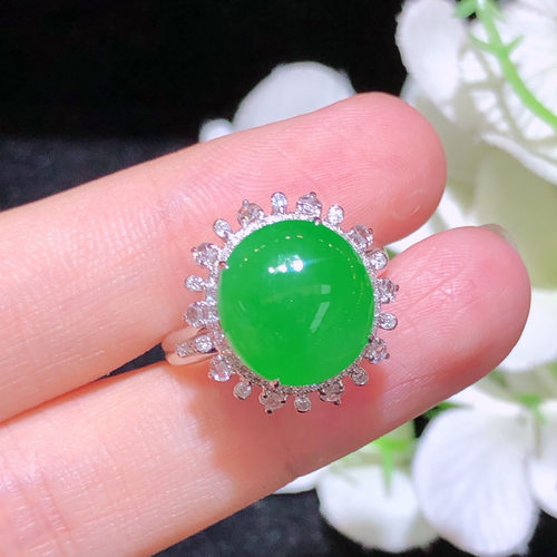 翠秦之皇冰阳绿蛋面戒指 18k金镶嵌天然翡翠A货种色兼备气质优雅