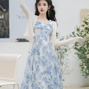 碎花浅蓝色方领吊带连衣裙超仙海边度假沙滩裙别致绝美两件套 法式