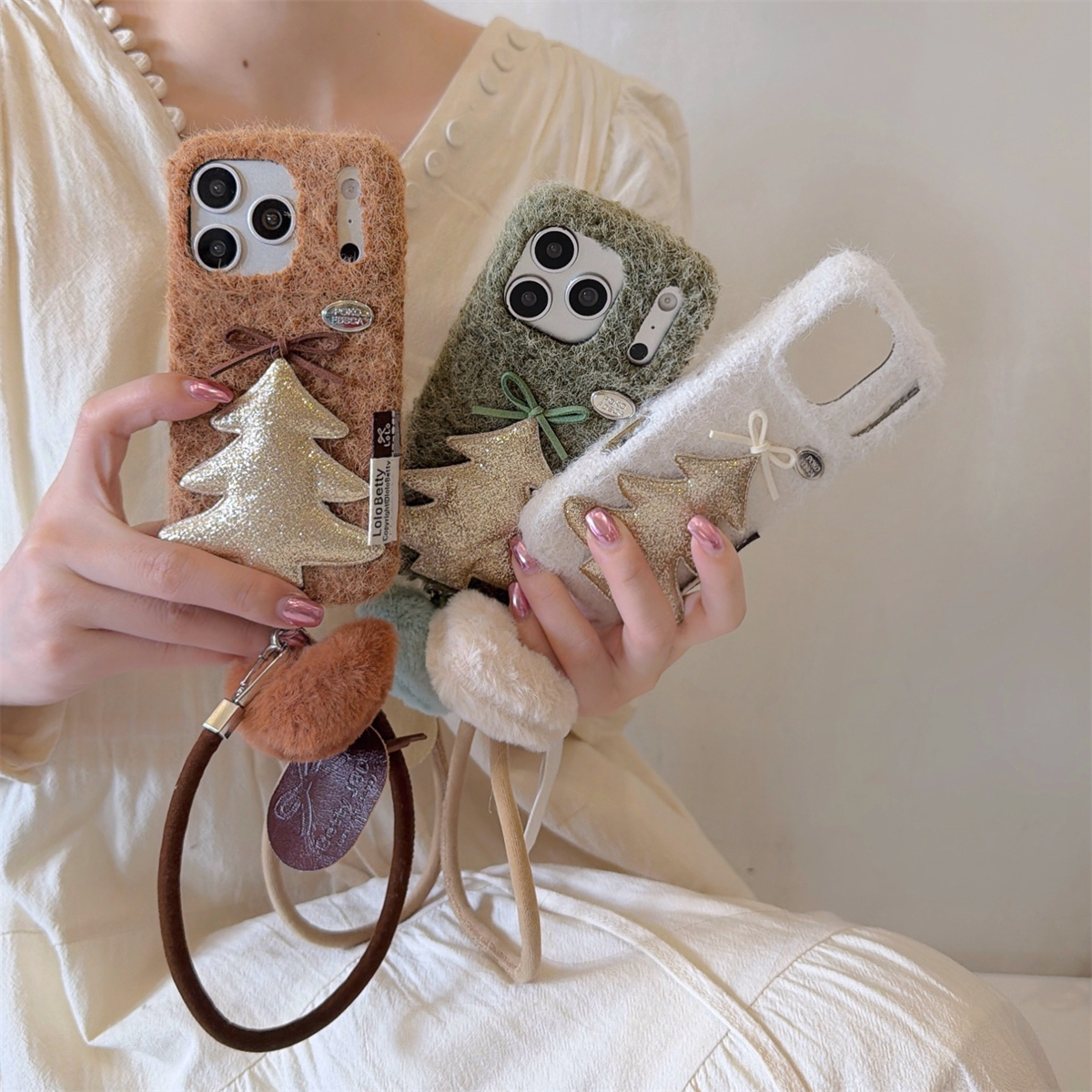 宏界 秋冬毛绒可爱立体蝴蝶结闪粉圣诞树适用苹果17ProMax手机壳iphone15新款16pro女款14pro防摔13pro保护套