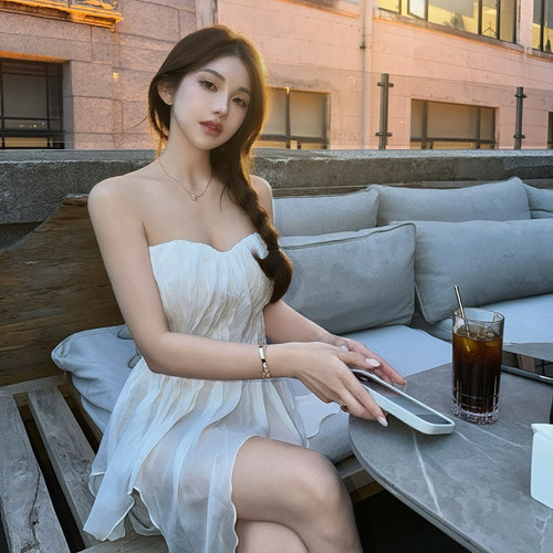 PickRui睿哥 人鱼之吻手工褶皱流光纱抹胸上衣女夏新款设计感背心