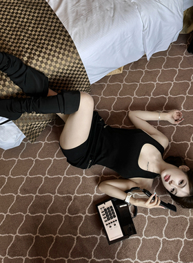 PickRui 睿哥 高级女特务黑色s曲线连衣裙女夏季法式显瘦修身裙子