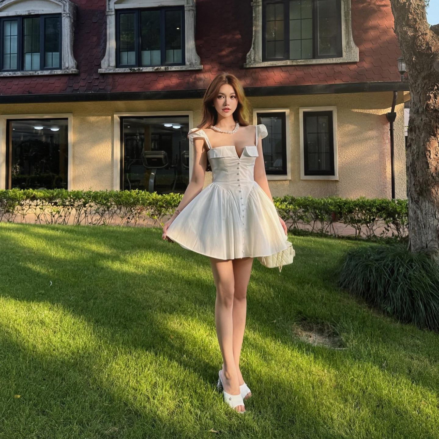PickRui睿哥 白月暮光夏季新款白色连衣裙女千金风收腰吊带裙短裙图片