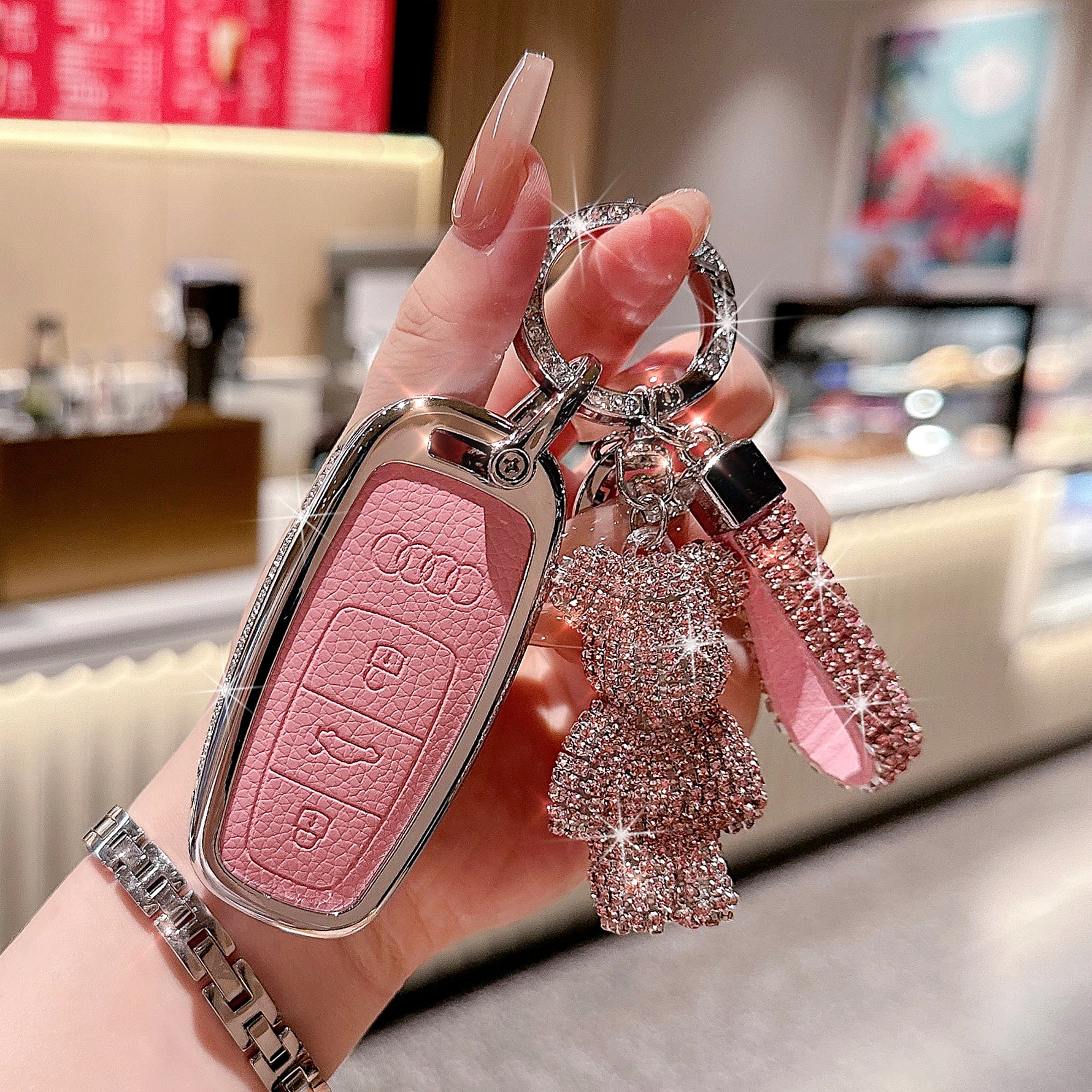 适用奥迪A6L钥匙套A3/A7L/Q6铝合金壳Q8/Q4/RS6高端女A8车标绳扣