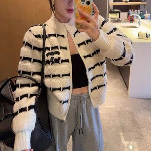 高品质凯旋门条纹撞色针织开衫女装秋冬新款时尚气质保暖毛衣外套