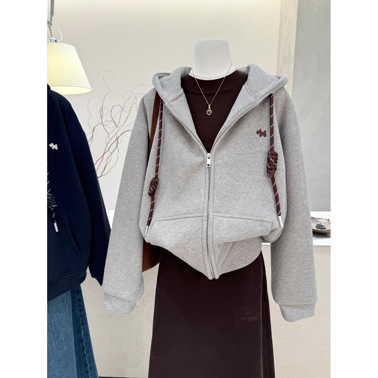 刺绣连帽拉链加绒卫衣外套女秋冬