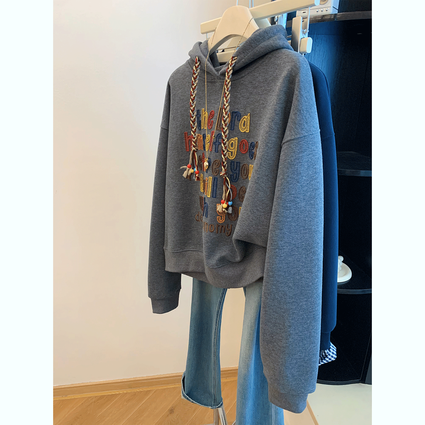 灰色立体字母重工刺绣落肩袖连帽卫衣女秋冬美式复古设计感上衣潮,女装/女士精品,卫衣/绒衫,淘宝优惠券,粉丝福利购,淘宝优惠卷