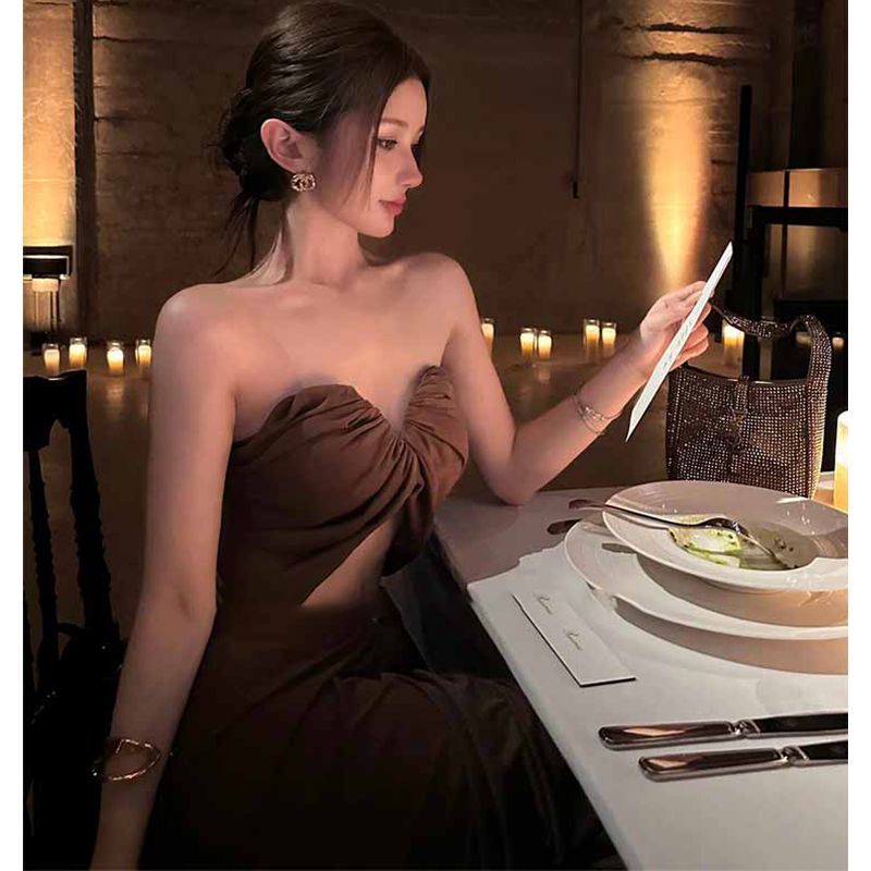 高级感套装纯欲性感女人味褶皱设计感抹胸上衣包臀半身裙两件套裙