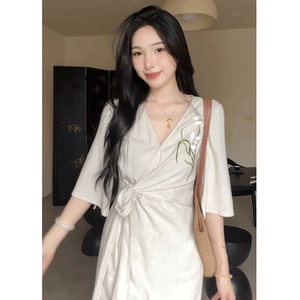 彩色艺术生茶里茶气小裙子绝美奶fufu超好看v领收腰连衣裙夏