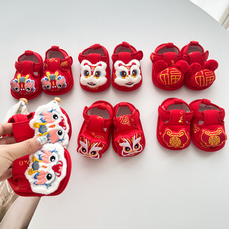 红色宝宝软底鞋立体卡通