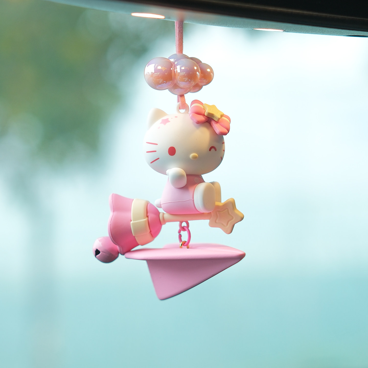 可爱hellokitty挂件卡通kt猫纸飞机高级车载装饰用品创意挂饰吊坠