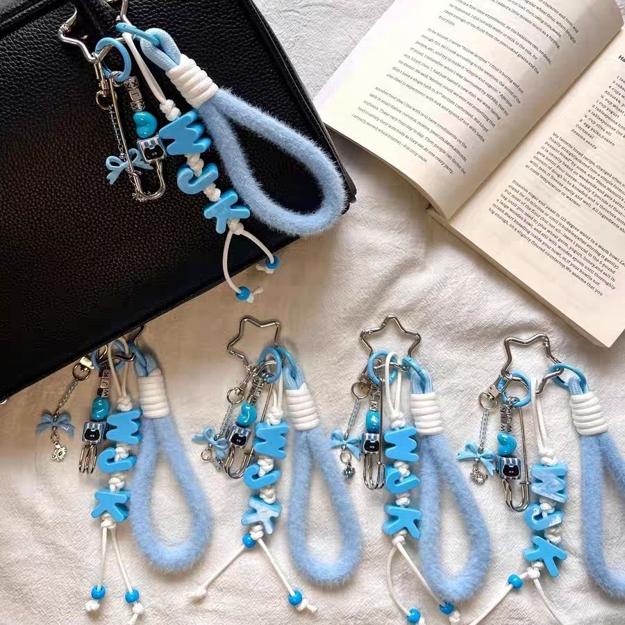 王俊凯小螃蟹手作字母挂