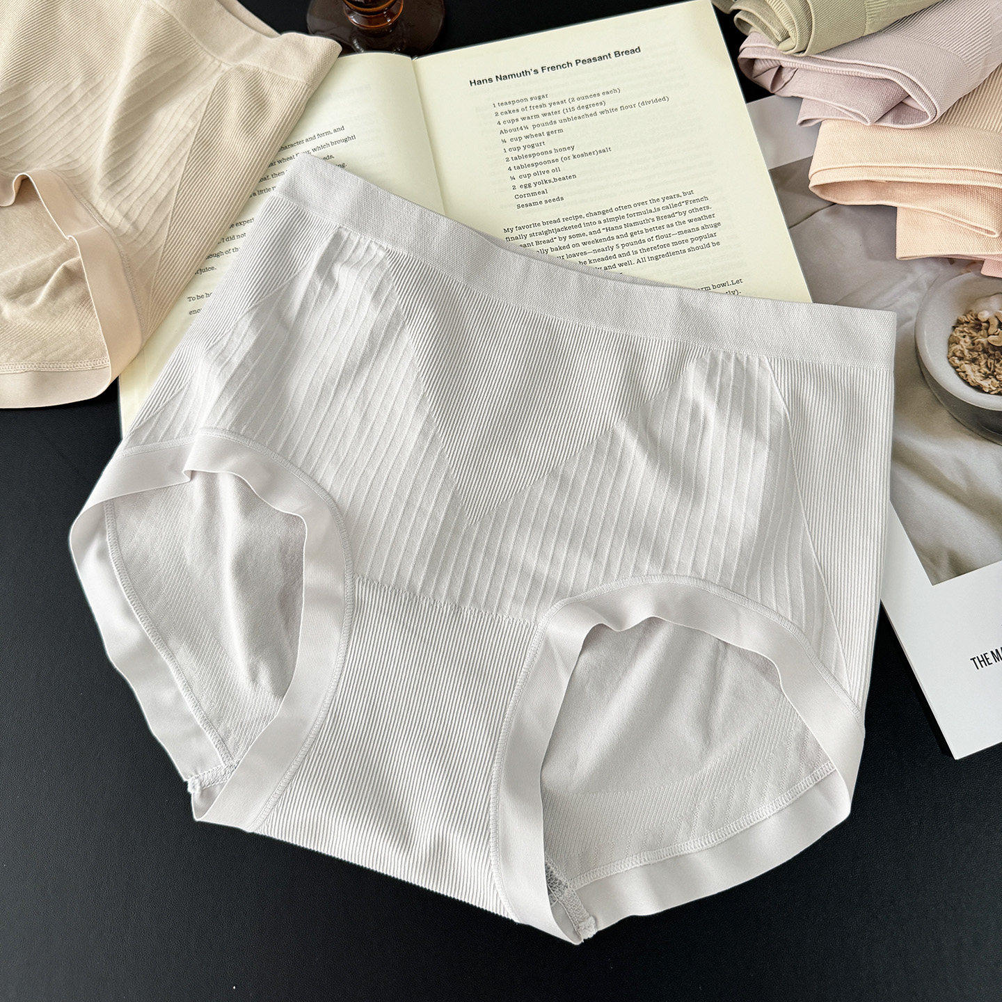 彩田无缝内裤女中腰超弹柔软无痕短裤微收腹提臀抗菌裆女士三角裤