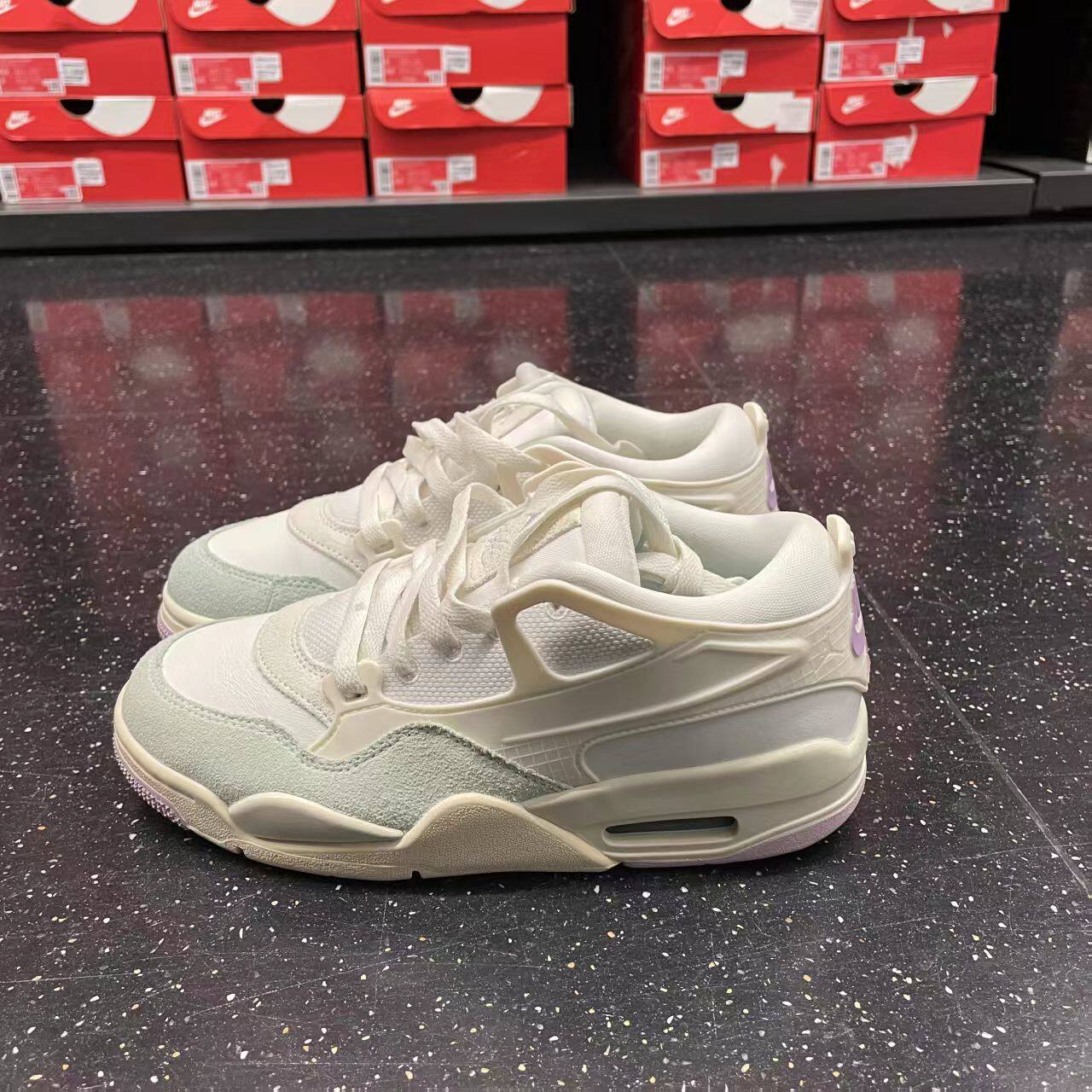 Nike耐克女鞋 AIR JORDAN 4 RM 简约舒适百搭篮球鞋 IB7408-133