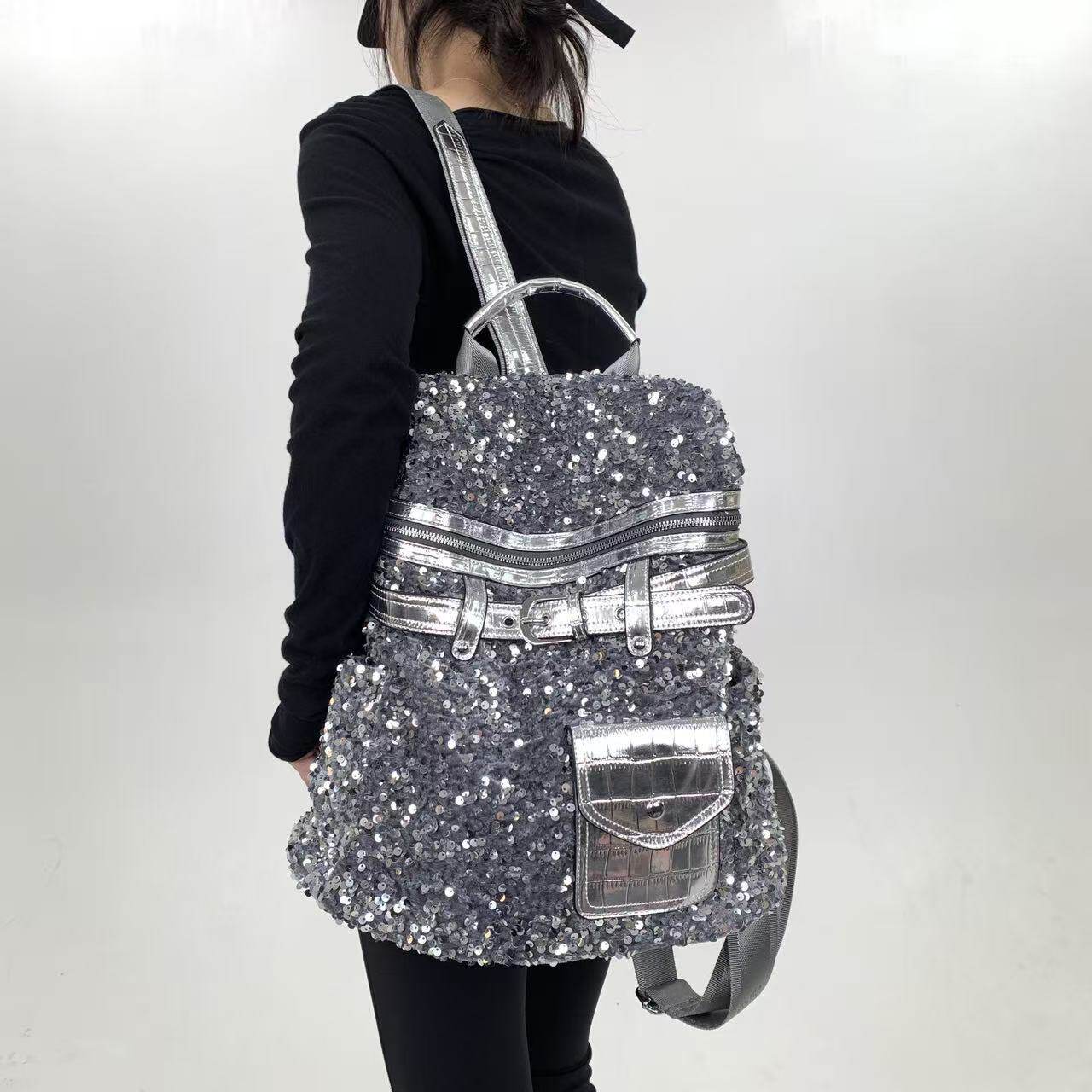 欧美暗黑系朋克辣妹双肩包重手工机车骑士亮片皮带装饰大容量背包