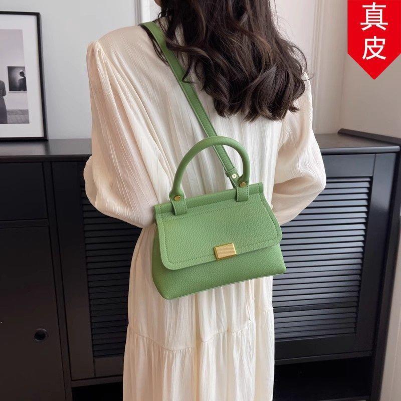 斜挎包通勤手提高级质感众单肩网红纯色包女小百搭小方包真皮气质