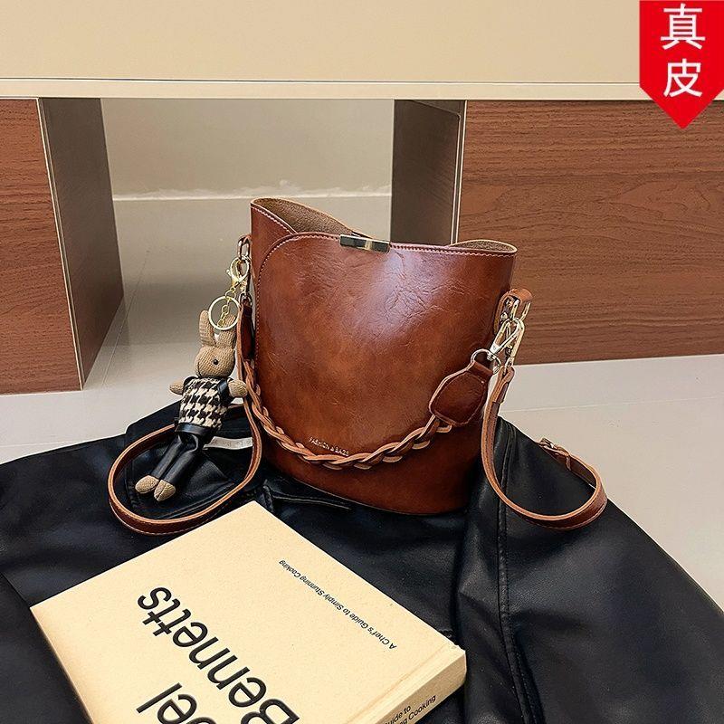 潮包百搭女腋下法式斜挎包水桶复古2026真皮简约软皮时尚通勤包包