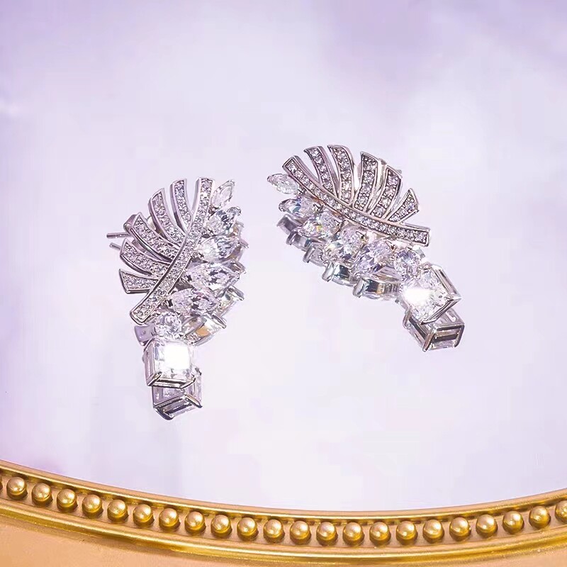 PT950纯铂金镶嵌进口D色莫桑石羽毛方钻耳钉简约轻奢气质小众高级