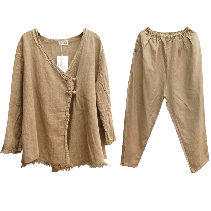 THE LIVE BROADCAST ROOM SPIKE LUOTUO SUIT