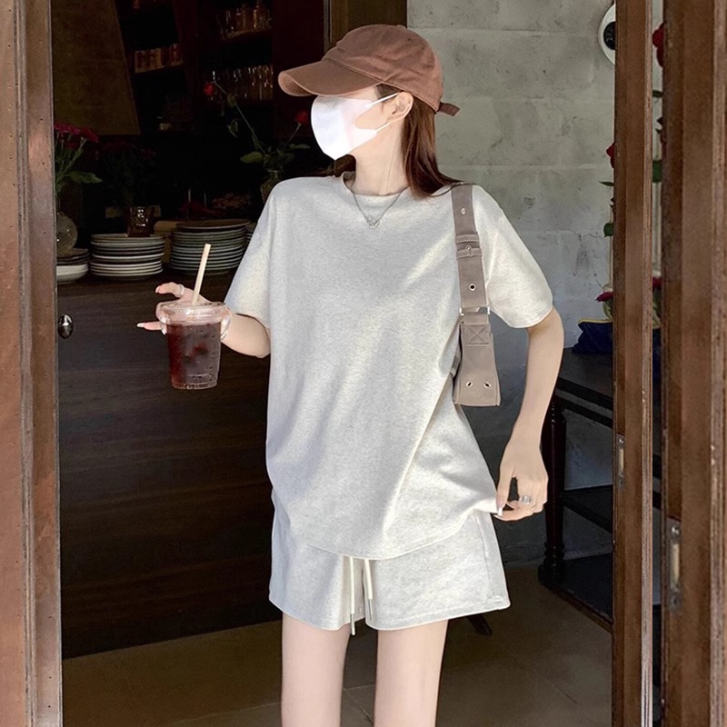 灰色休闲套装女2025新款夏季时尚气质短袖上衣阔腿运动短裤两件套