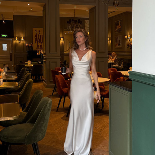 白色缎面高级感优雅气质连衣裙