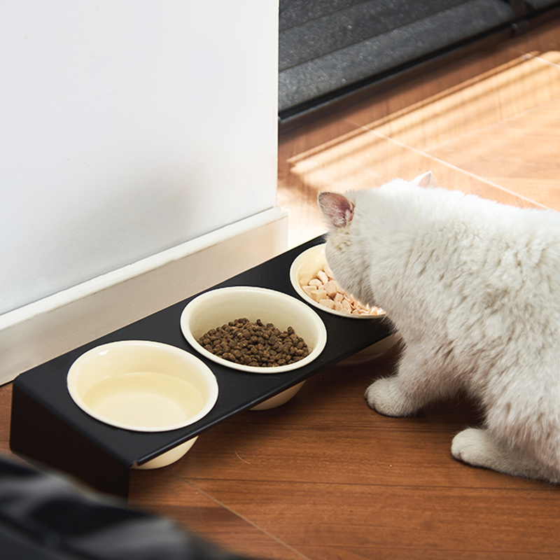猫碗陶瓷猫食盆碳钢架宠物饭碗水碗一体猫咪粮碗专用三碗不易打翻