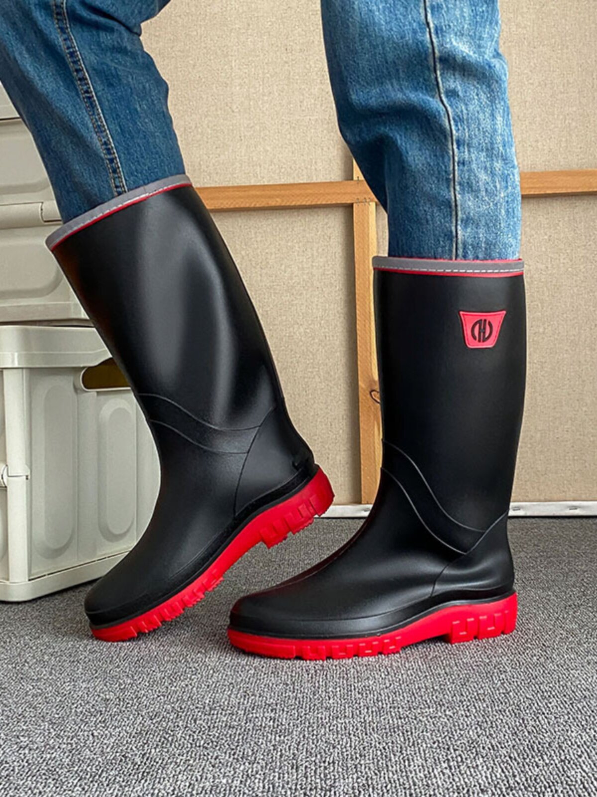 RAIN BOOTS MENS FOUR SEASONS FASHION HIGH TUBE WEAR-RESISTANT WATERPROOF ANTI-SLIP SHOES ANTI-SLIP RAIN BOOTS RUBBER SHOES CAR WASH FISHING SHOES GALOSHES TIDE