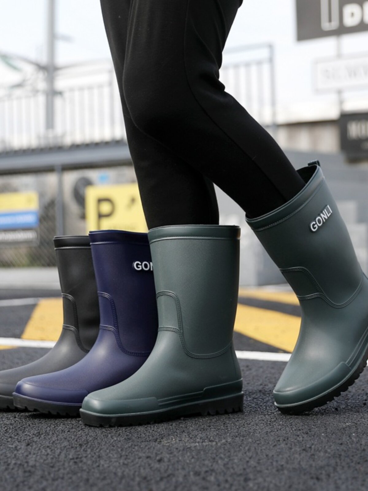 RAIN BOOTS MENS MEDIUM CUT WATER BOOTS FOR ALL SEASONS ANTI-SLIP WEAR-RESISTANT RAIN BOOTS FLEECE WARM KITCHEN SHOES FOR FISHING AND CAR WASHING