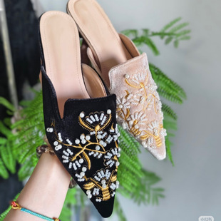 2026夏款新中式国风凉拖鞋刺绣花包头半拖鞋女外穿尖头平底穆勒鞋