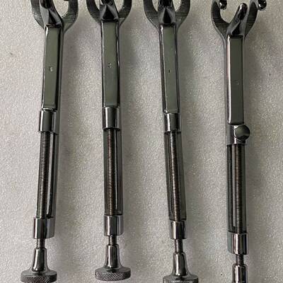 可议价骨把持器，三爪固定器，复位持骨钳，图左一末使用过，图
