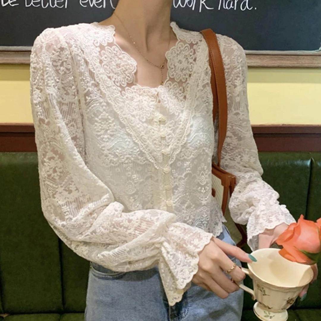 喇叭袖v领重工刺绣女士秋冬新款轻奢高级感气质修身叠穿上衣镂空,女装/女士精品,蕾丝衫/雪纺衫,淘宝优惠券,粉丝福利购,淘宝优惠卷