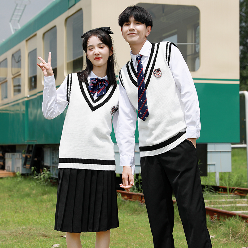 中学生班服秋季套装 价格 怎么样 图片