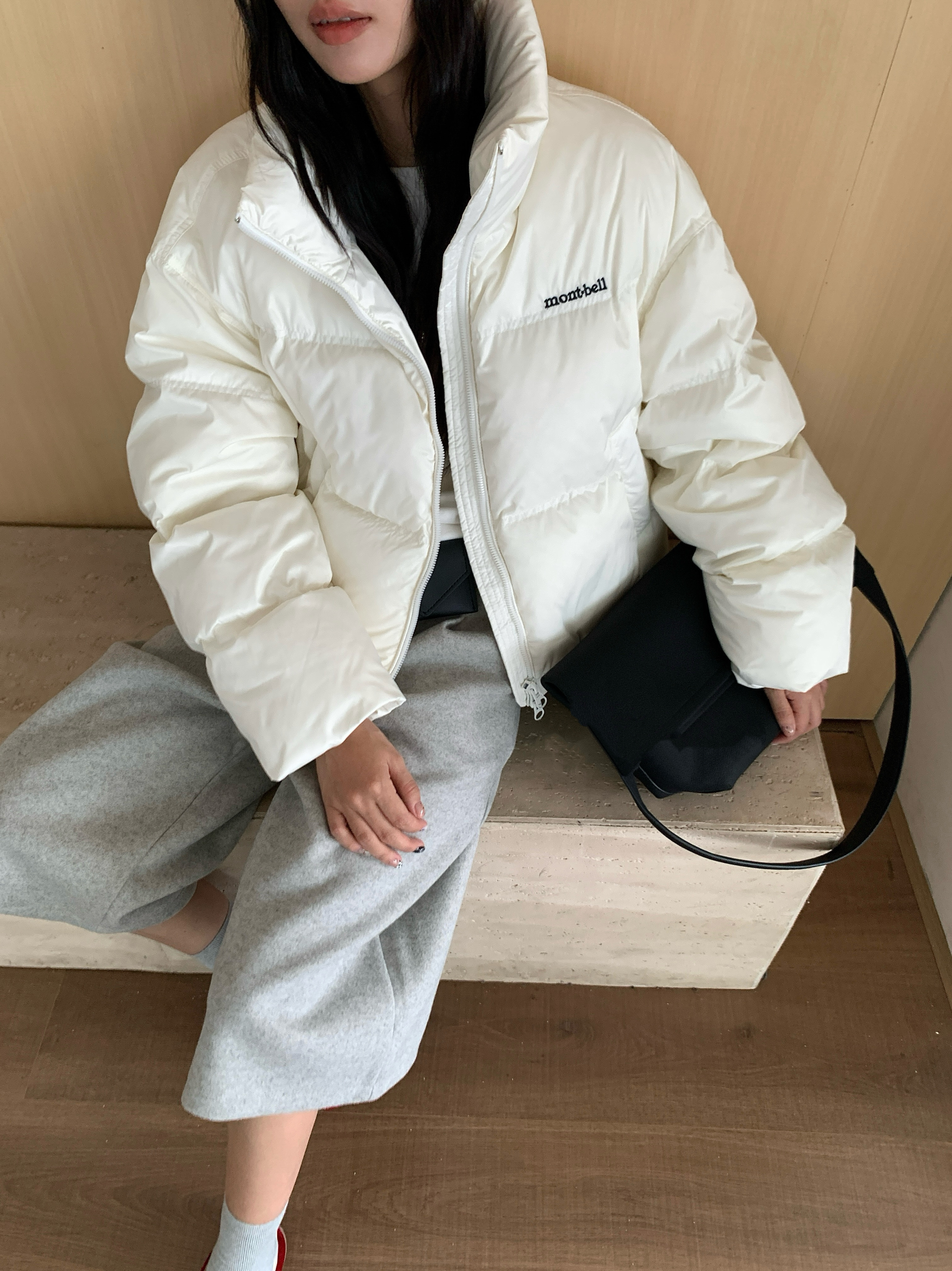 MOCHADAN字母刺绣短款羽绒服女2025冬新款时尚百搭90白鸭绒面包服