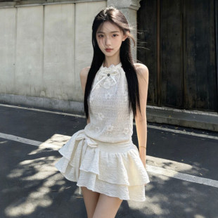 专柜2026夏日绝美俏皮小套装辣妹风性感刺绣挂脖上衣蛋糕半身裙两