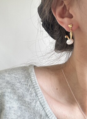 新款小兔子爱心珍珠耳钉S925银针甜美俏皮少女风小众高级感