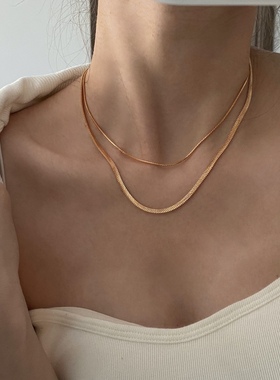 简约设计气质复古轻奢金色蛇骨链男女通用百搭扁粗细两款叠戴项链
