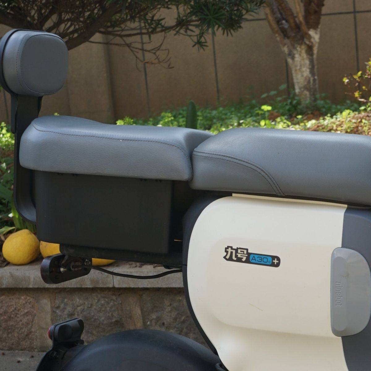 适用九号a+/A2z加厚加高后坐垫尾箱后备箱后坐垫持平坐垫改装a30+