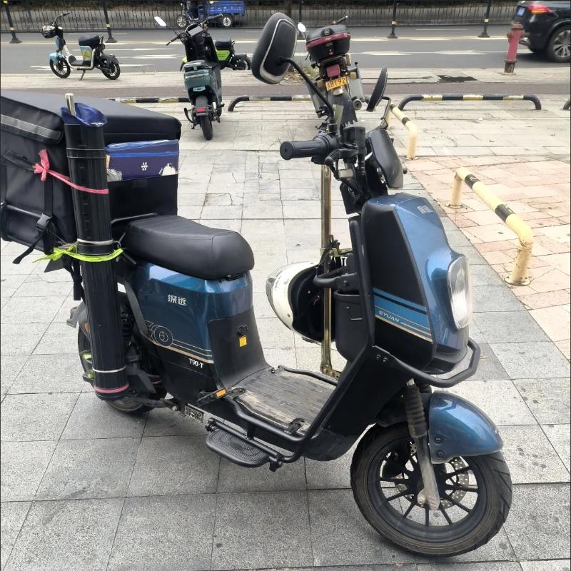 适用深远t90护杠T300保险杠通用A7/A8格士铃A8T赛兔A9L电动车外卖