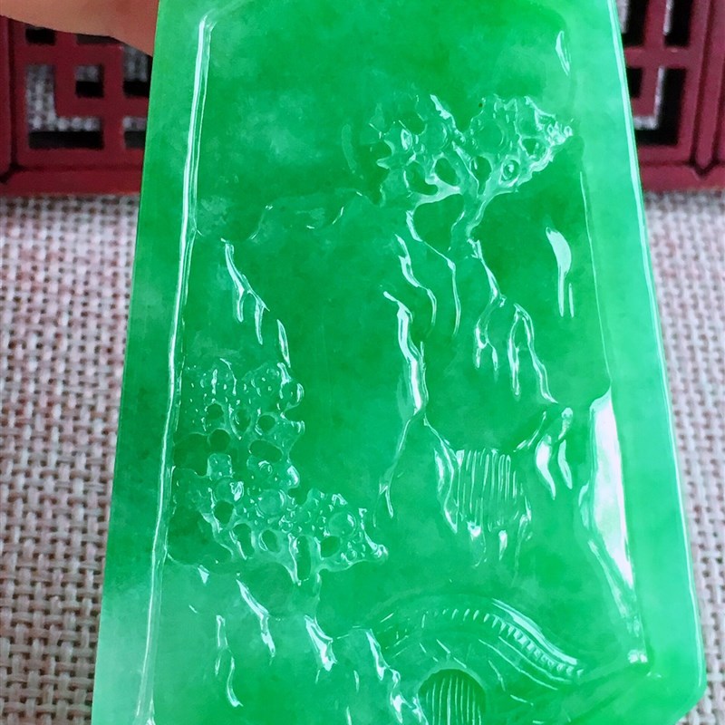 缅甸满绿糯冰种翡翠山水牌精雕人物意境牌男女款R翡翠处理玉佩吊