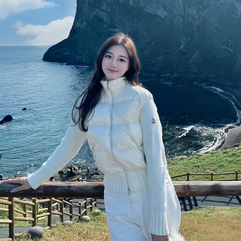 晶煊短款拼接针织毛衣棉服外套