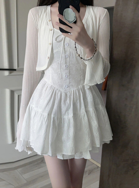 白色初恋蝴蝶结吊带连衣裙女夏2025新款纯欲芭蕾风收腰短裙两件套