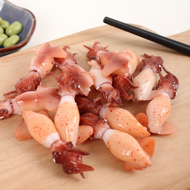 仿真小鱿鱼挂件创意仿真食物食玩小八爪鱼乌贼钥匙扣挂饰